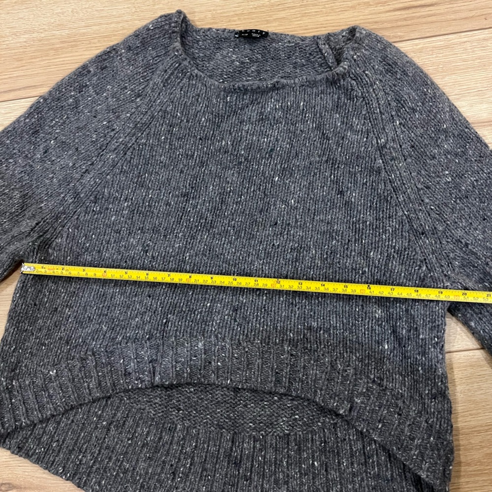 Theory Wool Cashmere Jufina Granito
Grey Speckle Wide Sleeve Pullover
Sweater - Picture 5 of 8